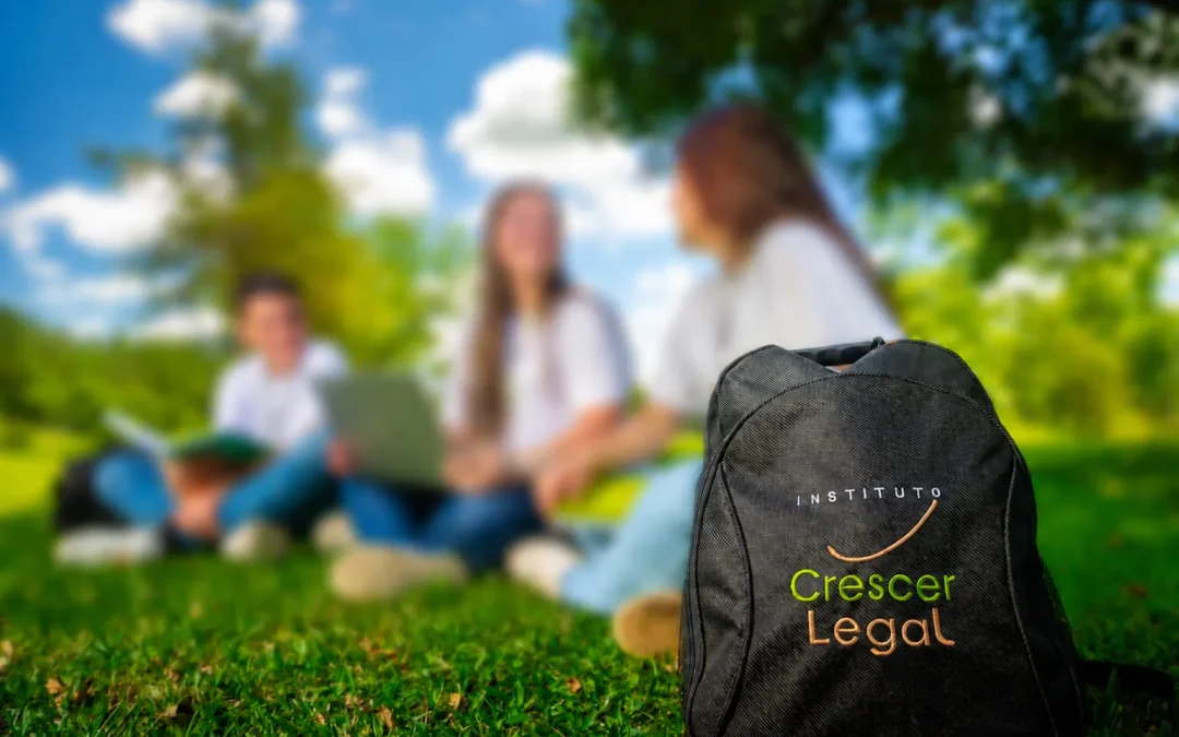 Inscrições para educador(a) social do Instituto Crescer Legal podem ser feitas até esta quinta
